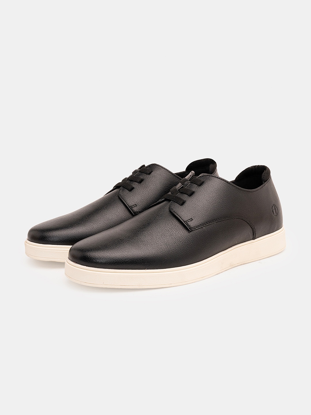 

THOMAS CRICK Men Textured Round Toe Comfort Insole Leather Sneakers, Black