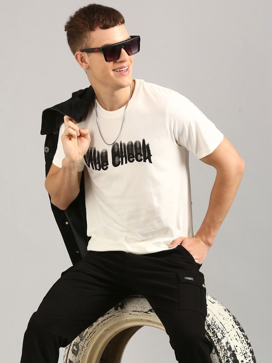 

Joven Men Typography Printed Applique T-shirt, White