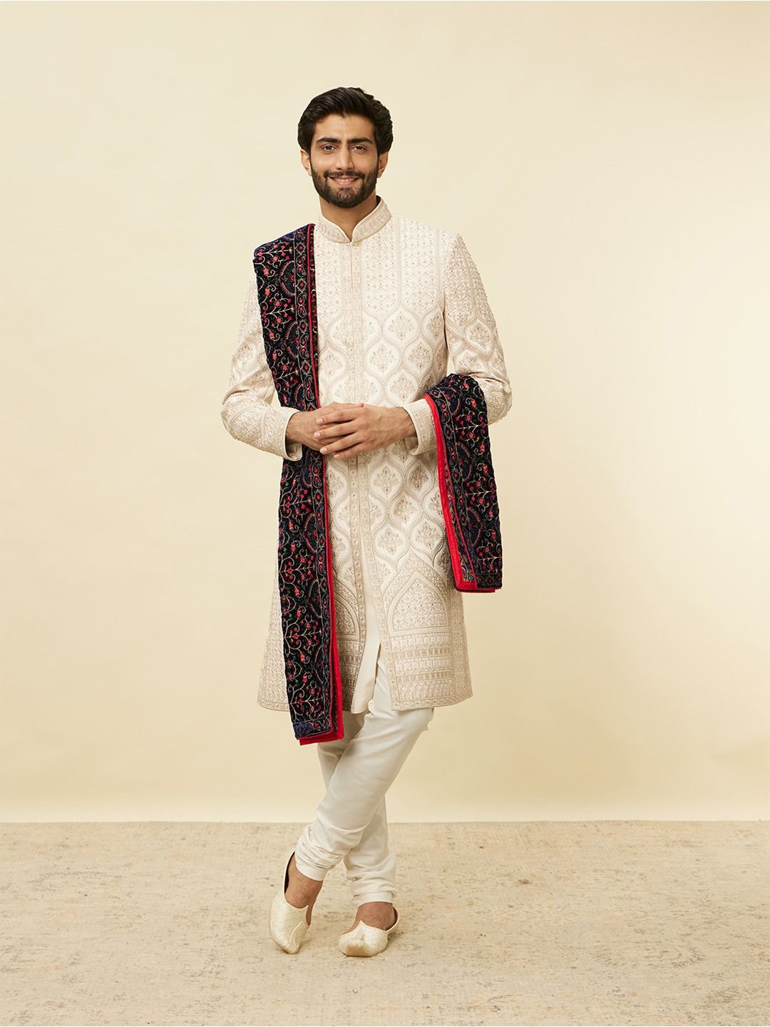 

Manyavar Men Embroidered Velvet Dupatta with Thread Work, Blue