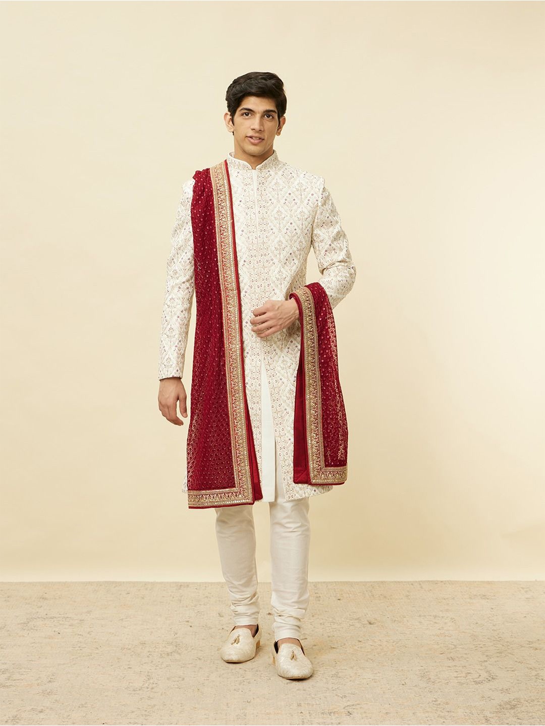 

Manyavar Men Ethnic Motifs Embroidered Dupatta with Thread Work, Red