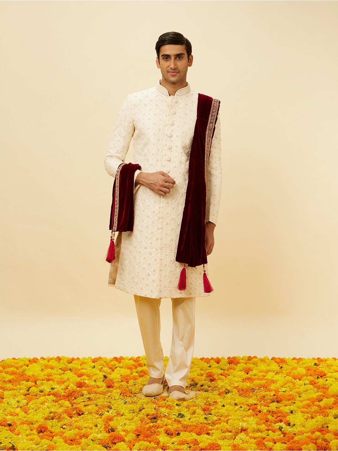 

Manyavar Men Embroidered Velvet Dupatta with Thread Work, Maroon