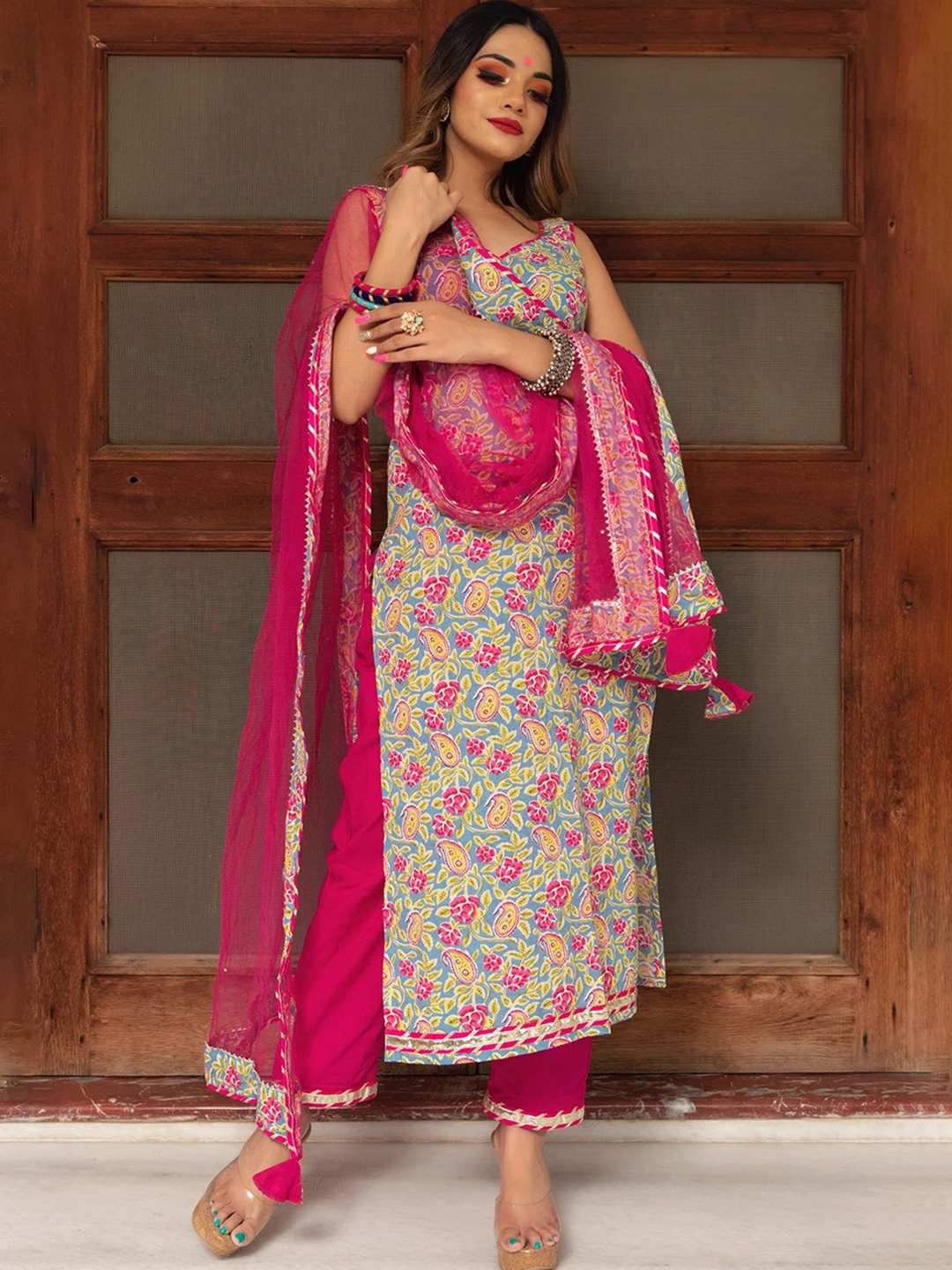 

Pomcha Women Printed Regular Pure Cotton Kurta with Salwar & With Dupatta, Pink