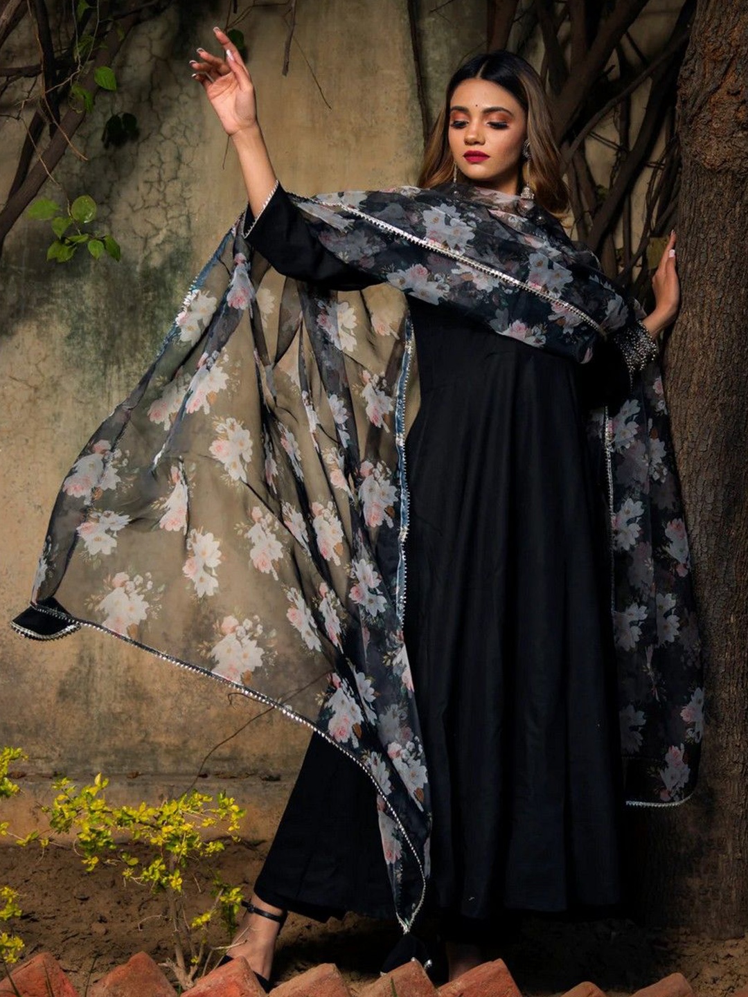 

Pomcha Women Regular Kurta with Salwar & With Dupatta, Black