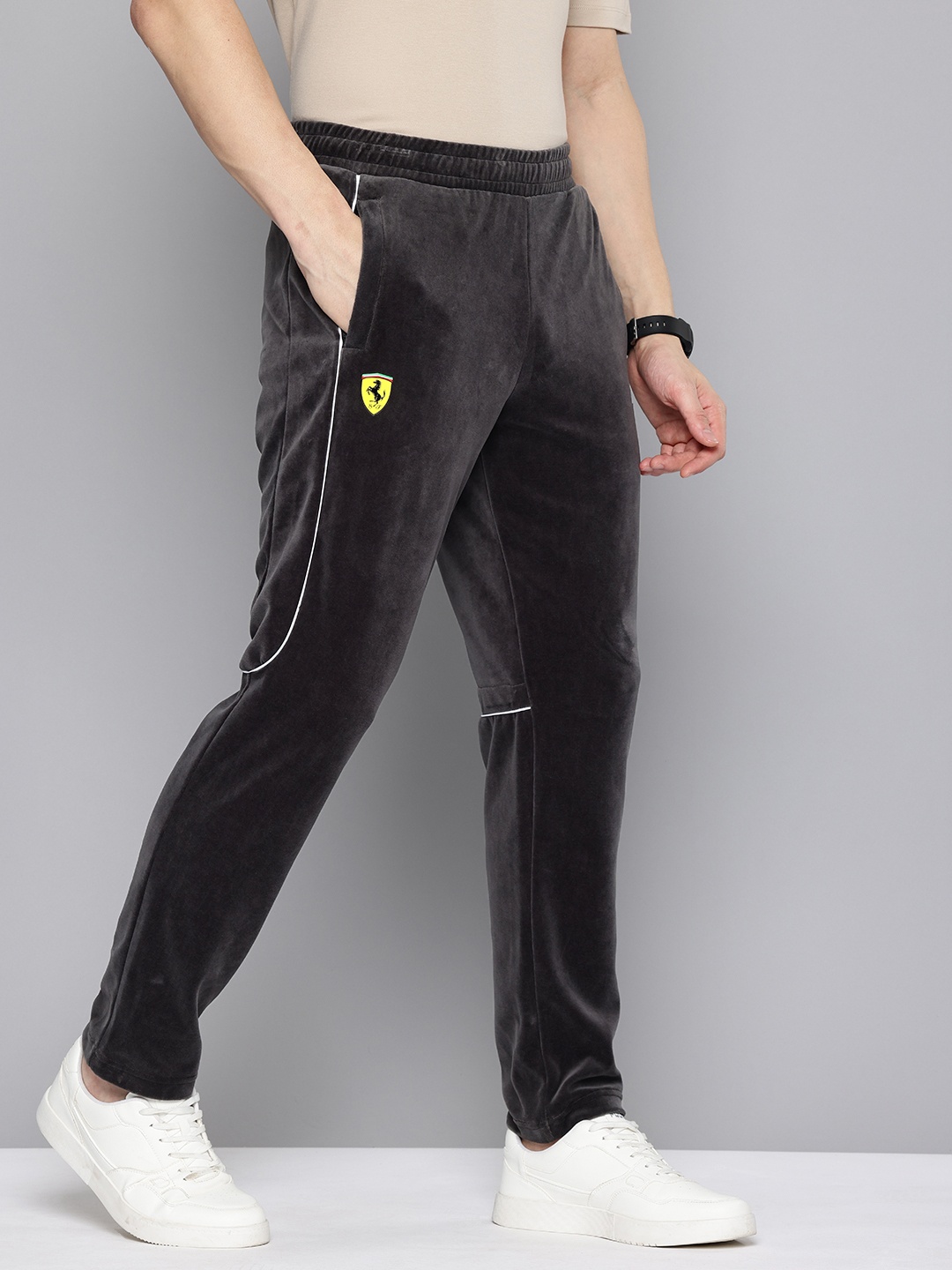 

PUMA Motorsport Men Scuderia Ferrari Race MT7+ Track Pants, Black