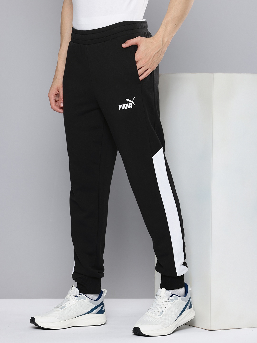 

PUMA Men's POWER Joggers, Black