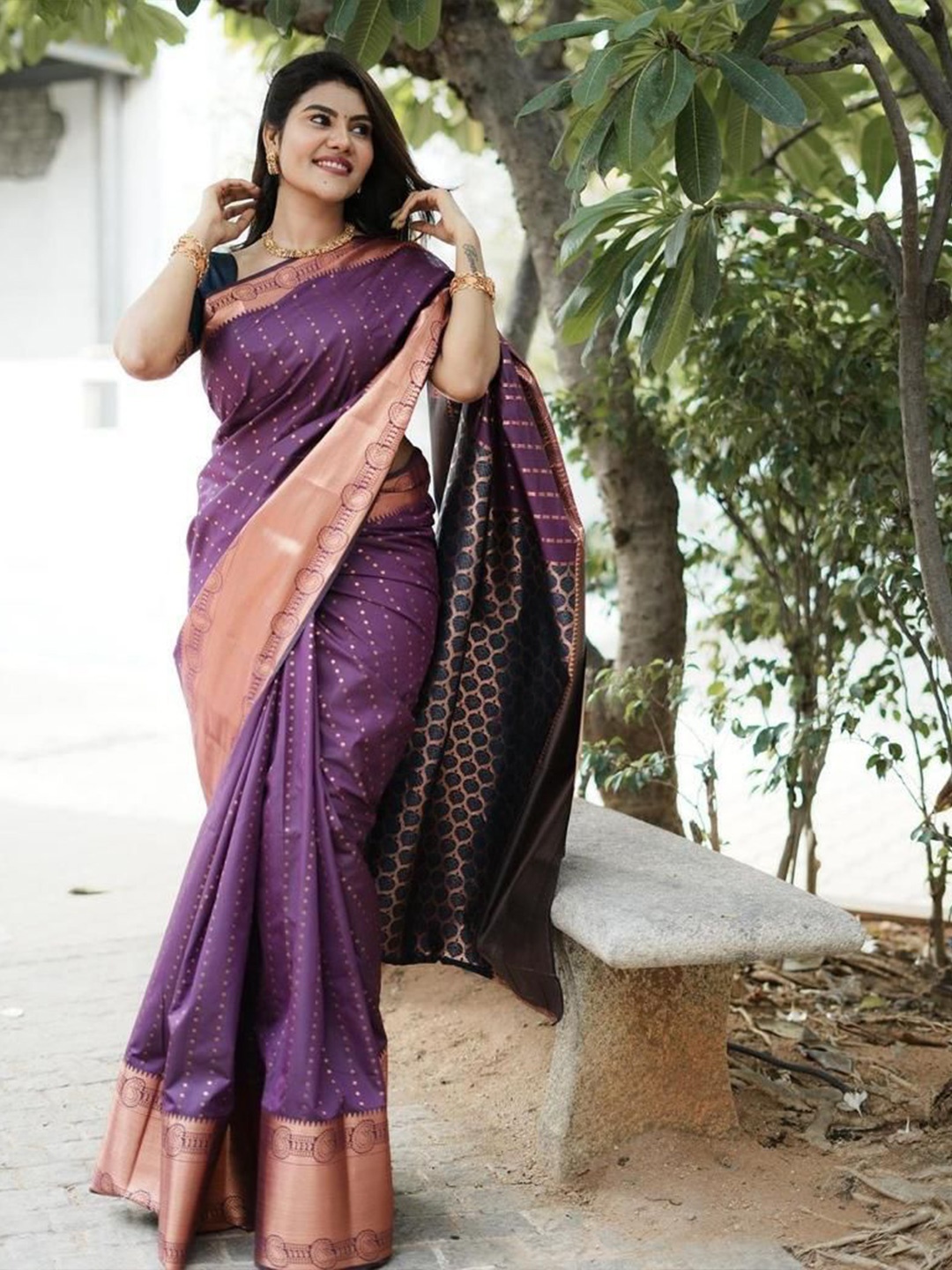 

revika Woven Design Zari Pure Silk Kanjeevaram Saree, Purple