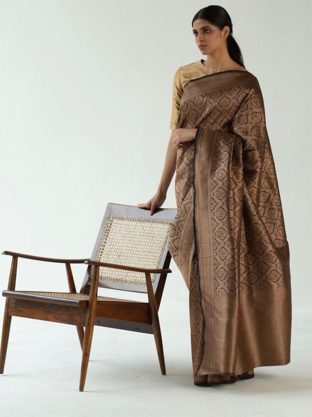 

revika Woven Design Zari Pure Silk Kanjeevaram Saree, Coffee brown