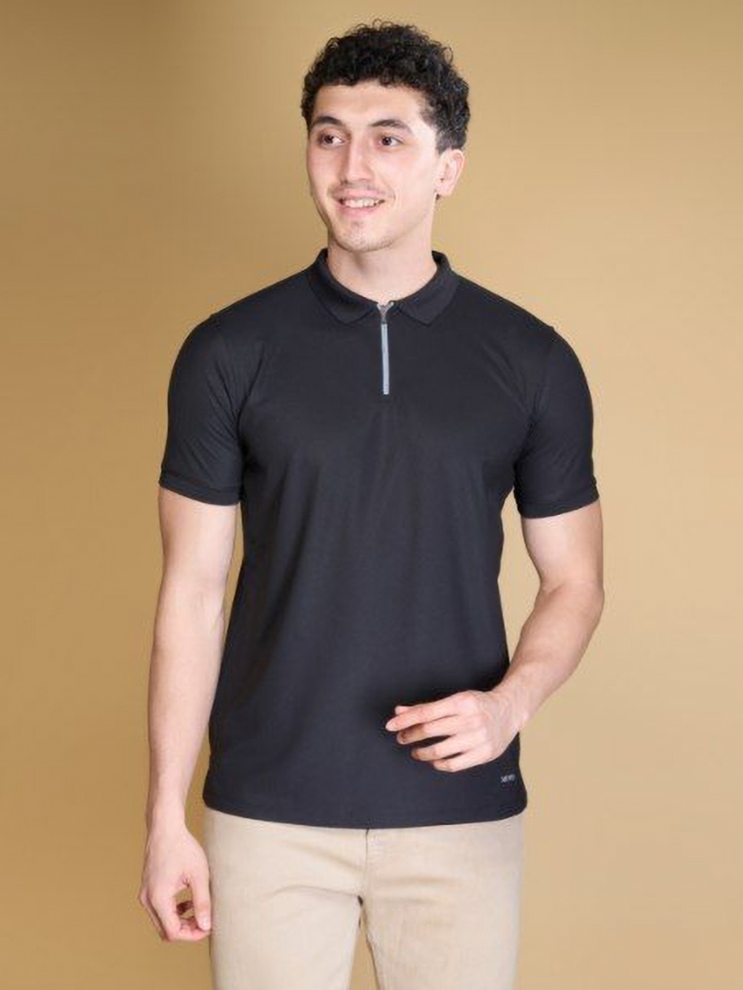 

MUWIN Men Solid Polo Collar T-Shirt, Black