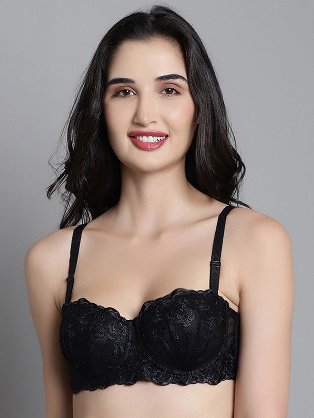 

MAKCLAN Bra Medium Coverage Underwired Lightly Padded, Black