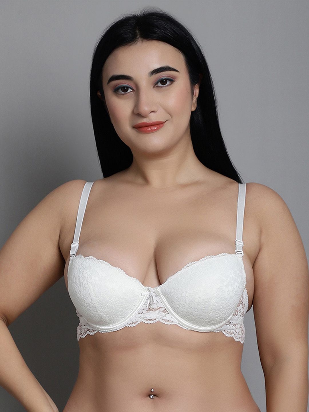 

MAKCLAN Bra Medium Coverage Underwired Lightly Padded, White