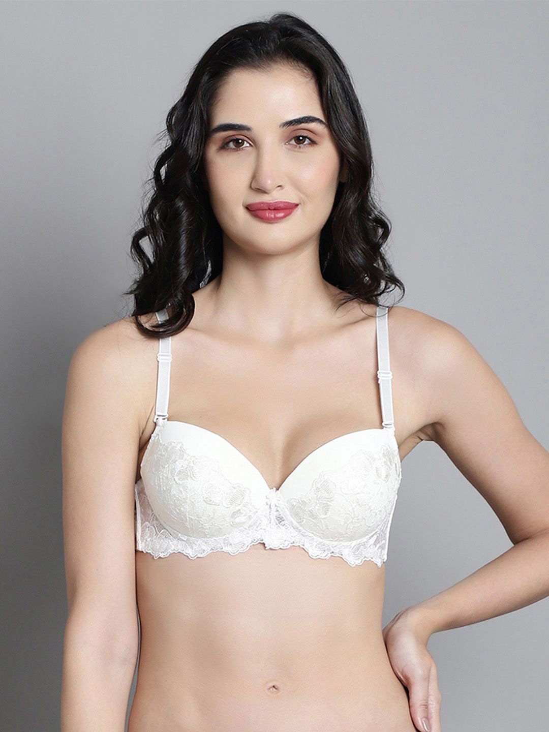 

MAKCLAN Floral Bra Medium Coverage Underwired Lightly Padded, White