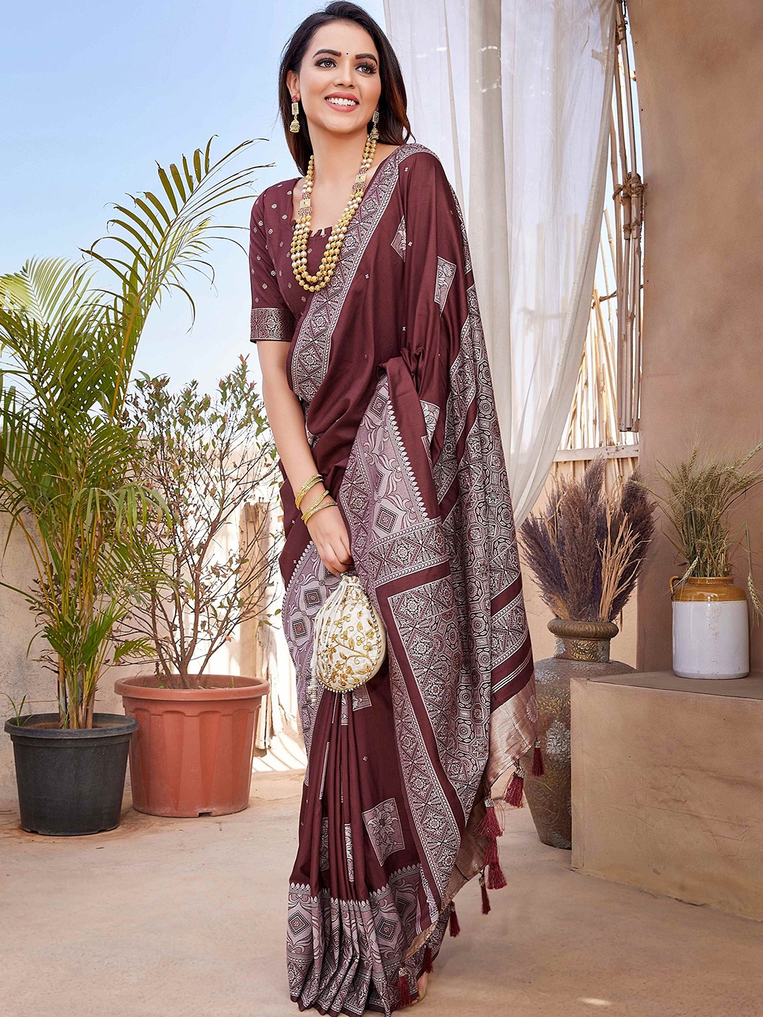 

HEER FASHION Woven Design Zari Banarasi Saree, Coffee brown