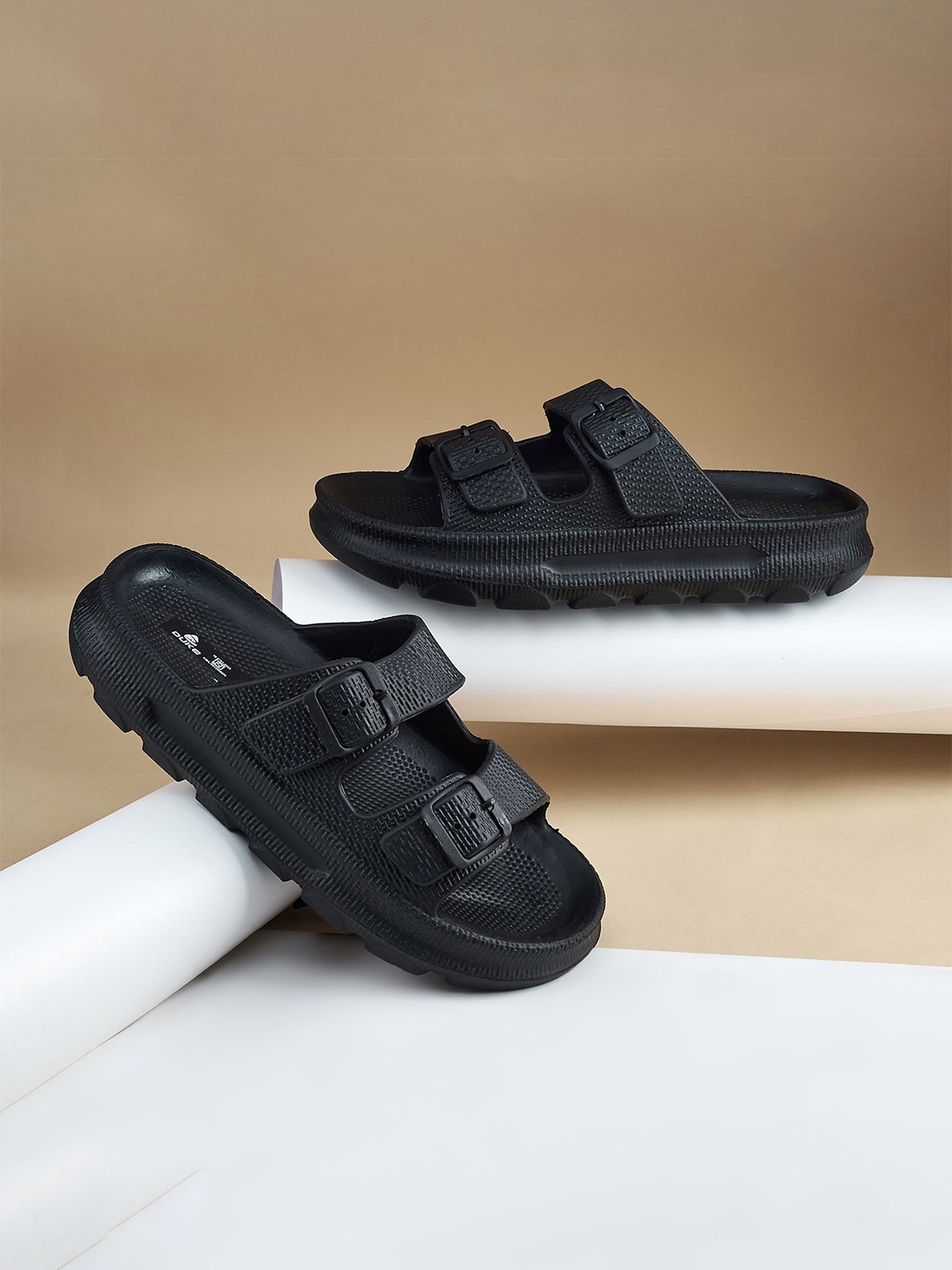 

Duke Men Rubber Sliders, Black