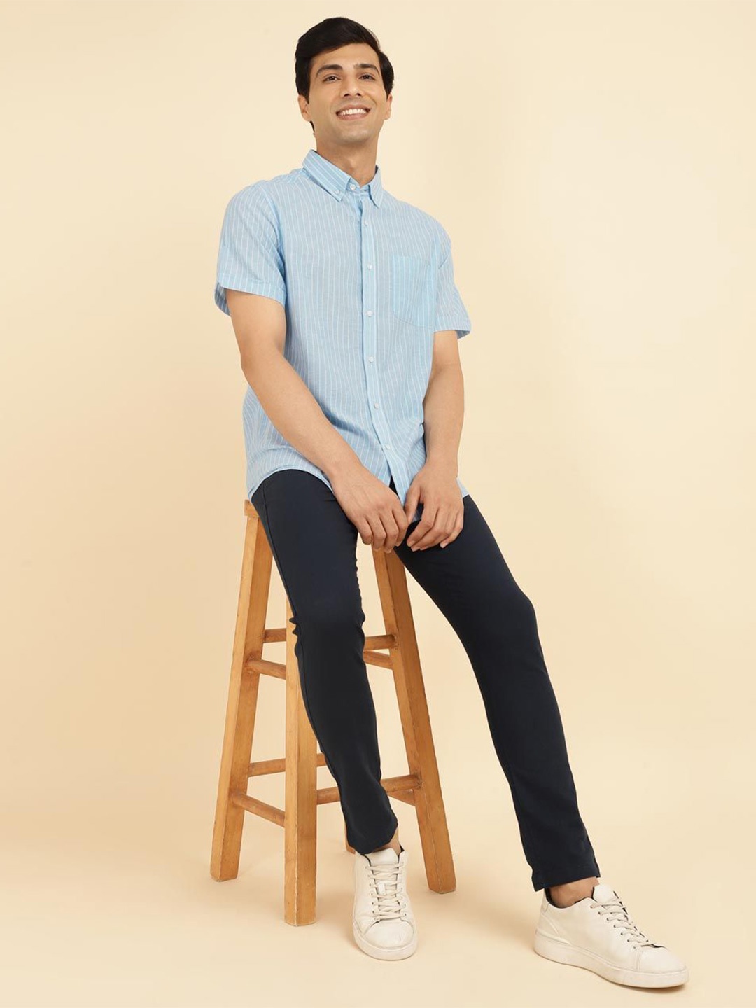 

Fabindia Men Opaque Casual Shirt, Blue