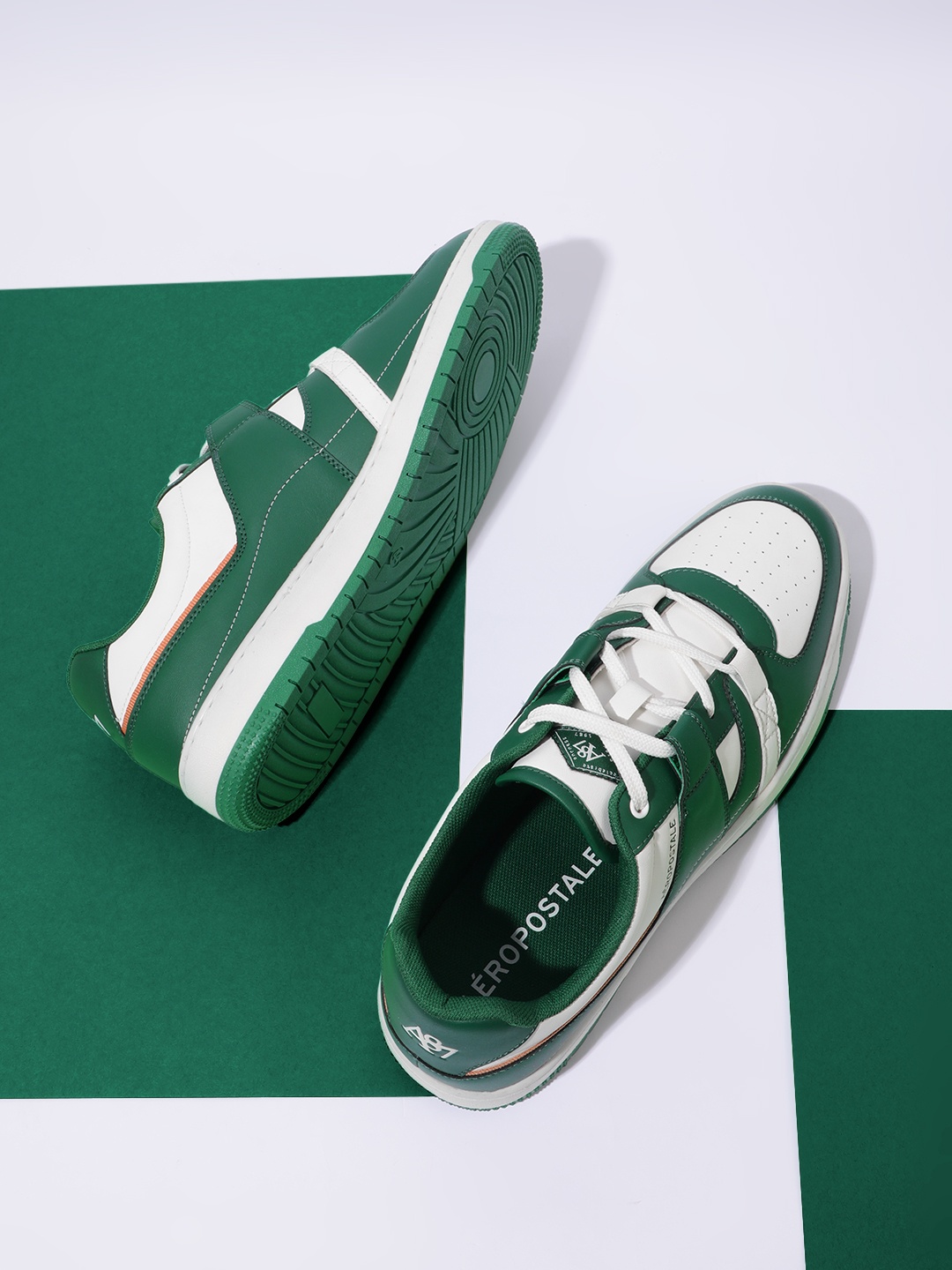 

Aeropostale Men Colourblocked Sneakers, Green