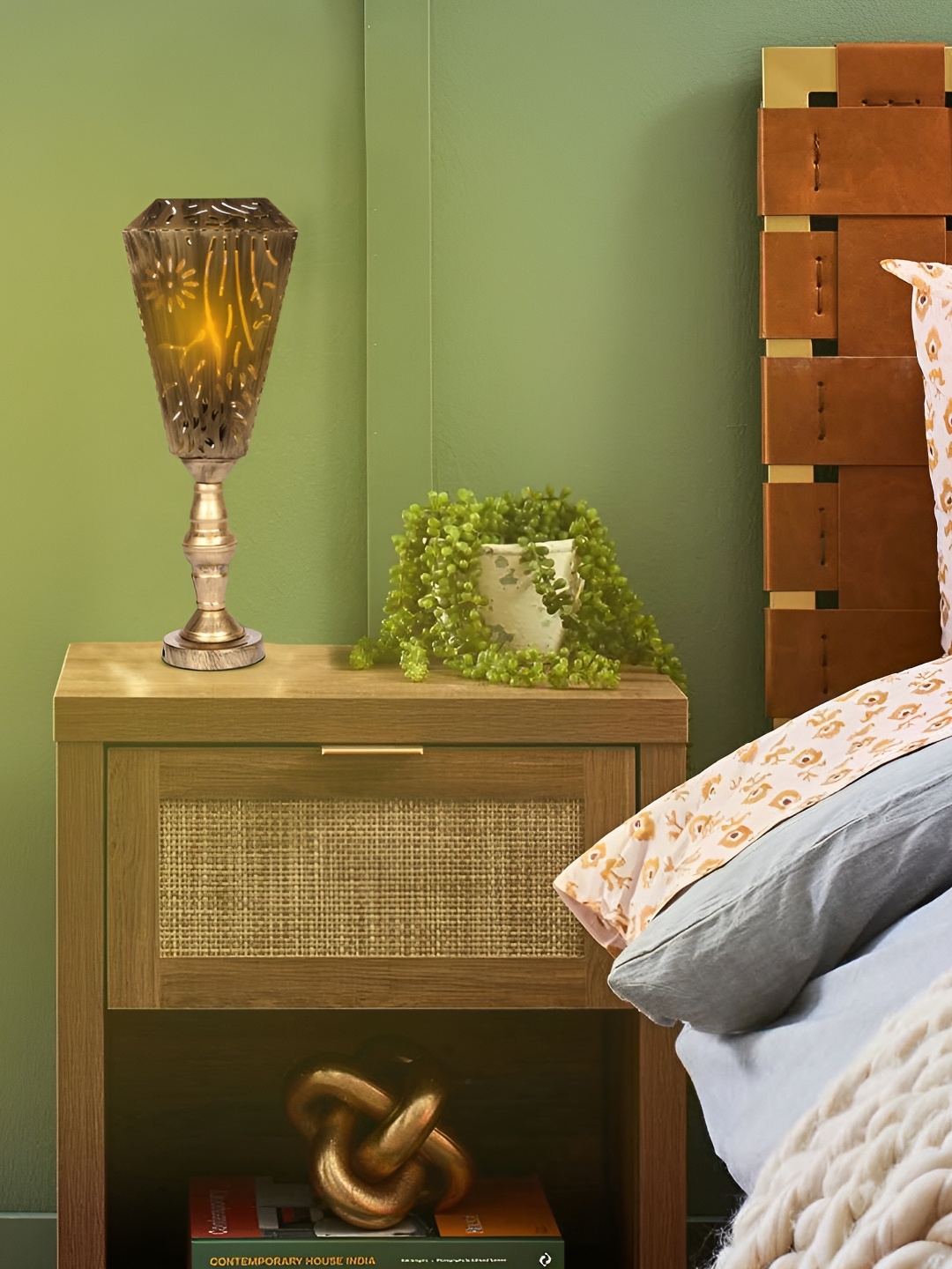 

MFD HOME FURNISHING Bronze-Toned Metal Contemporary Cylindrical Shaped Table Lamp with Bulb