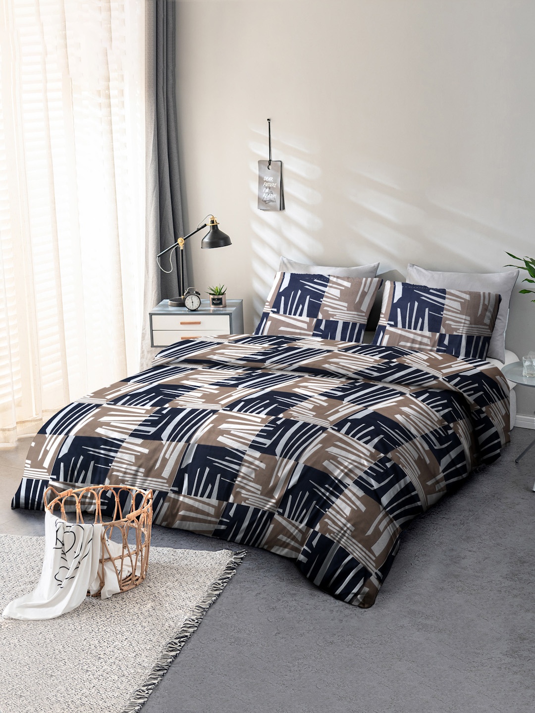 

Cortina Navy Blue & Beige Geometric 140 TC Queen Bedsheet with 2 Pillow Covers