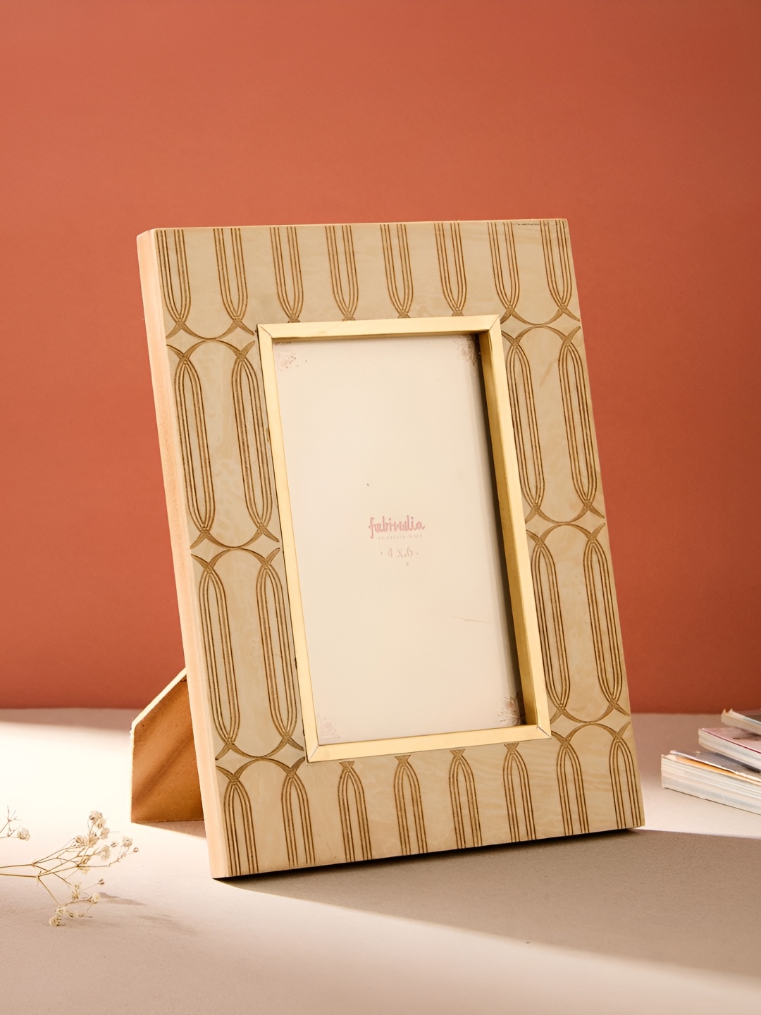 

Fabindia Brown 1 Pieces Plastic Table Photo Frames