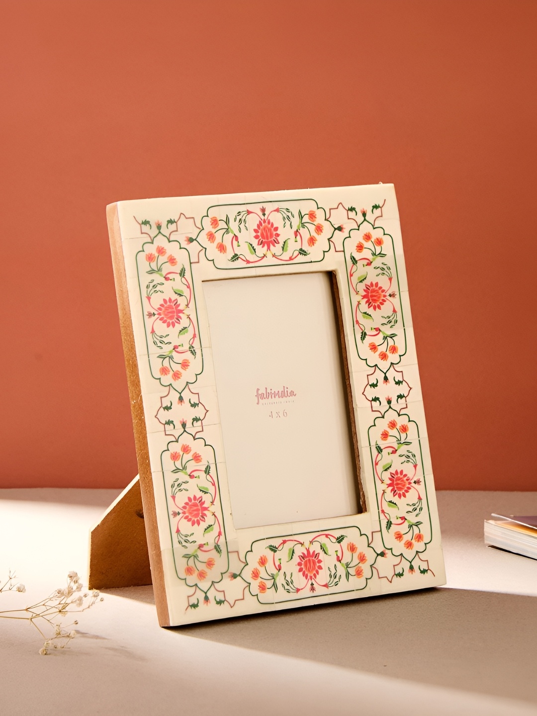 

Fabindia Beige & Red 1 Pieces Wood Table Photo Frames