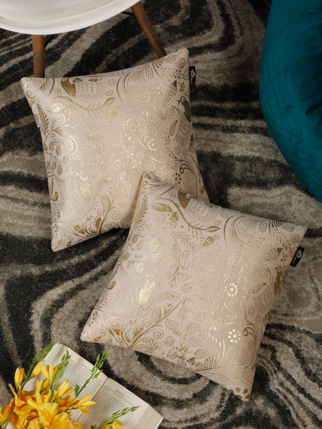 

HOSTA HOMES Cream-Coloured & Gold-Toned Set of 2 Ethnic Motifs Velvet Square Cushion Covers