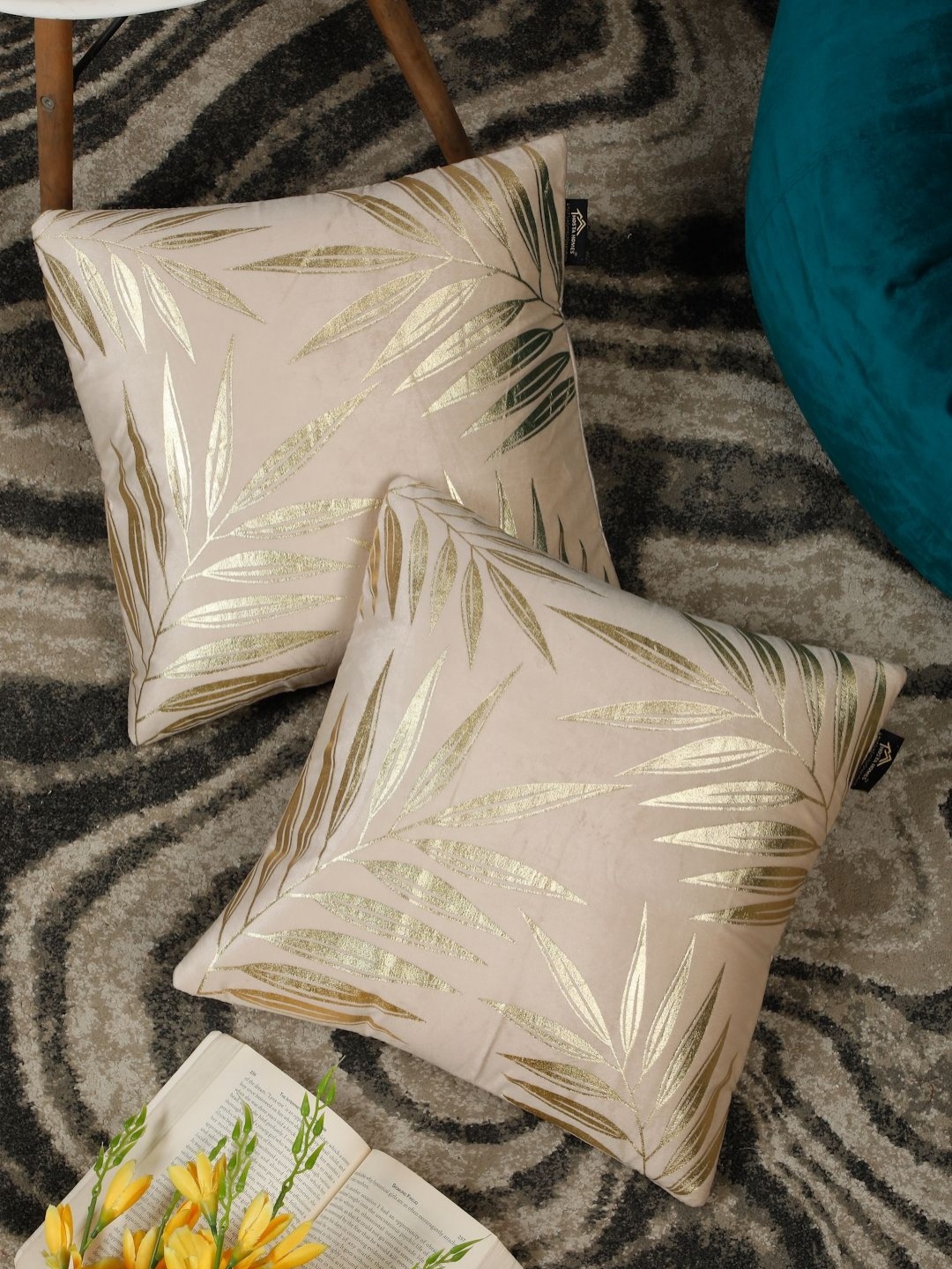 

HOSTA HOMES Cream-Coloured & Gold-Toned Set of 2 Velvet Square Cushion Covers