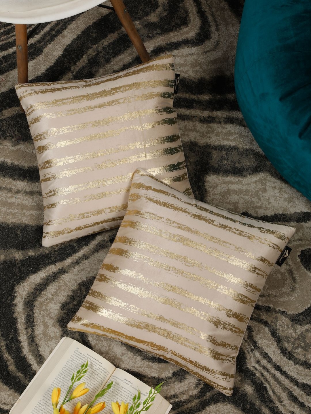 

HOSTA HOMES Cream-Coloured & Gold-Toned Set of 2 Velvet Square Cushion Covers