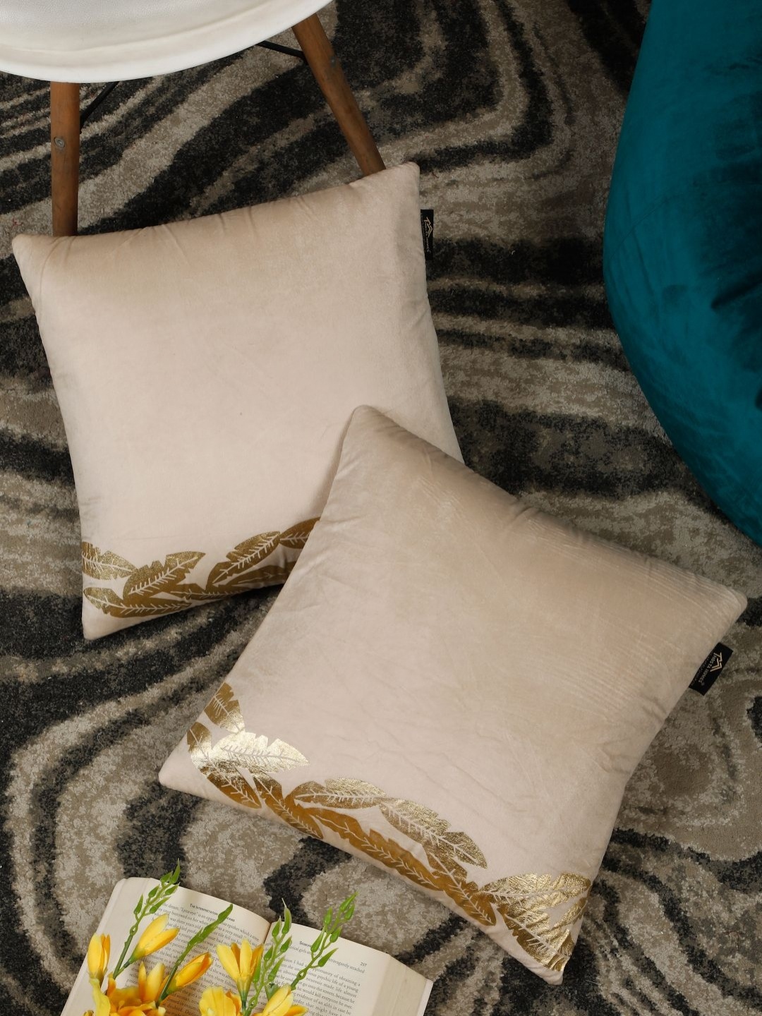 

HOSTA HOMES Cream-Coloured & Gold-Toned Set of 2 Velvet Square Cushion Covers