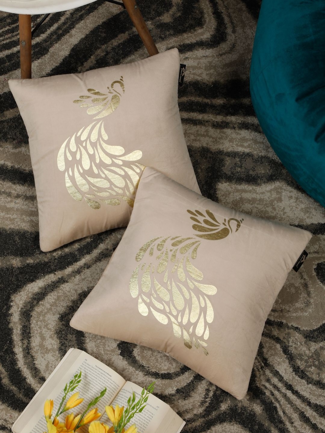 

HOSTA HOMES Cream-Coloured & Gold-Toned Set of 2 Ethnic Motifs Velvet Square Cushion Covers