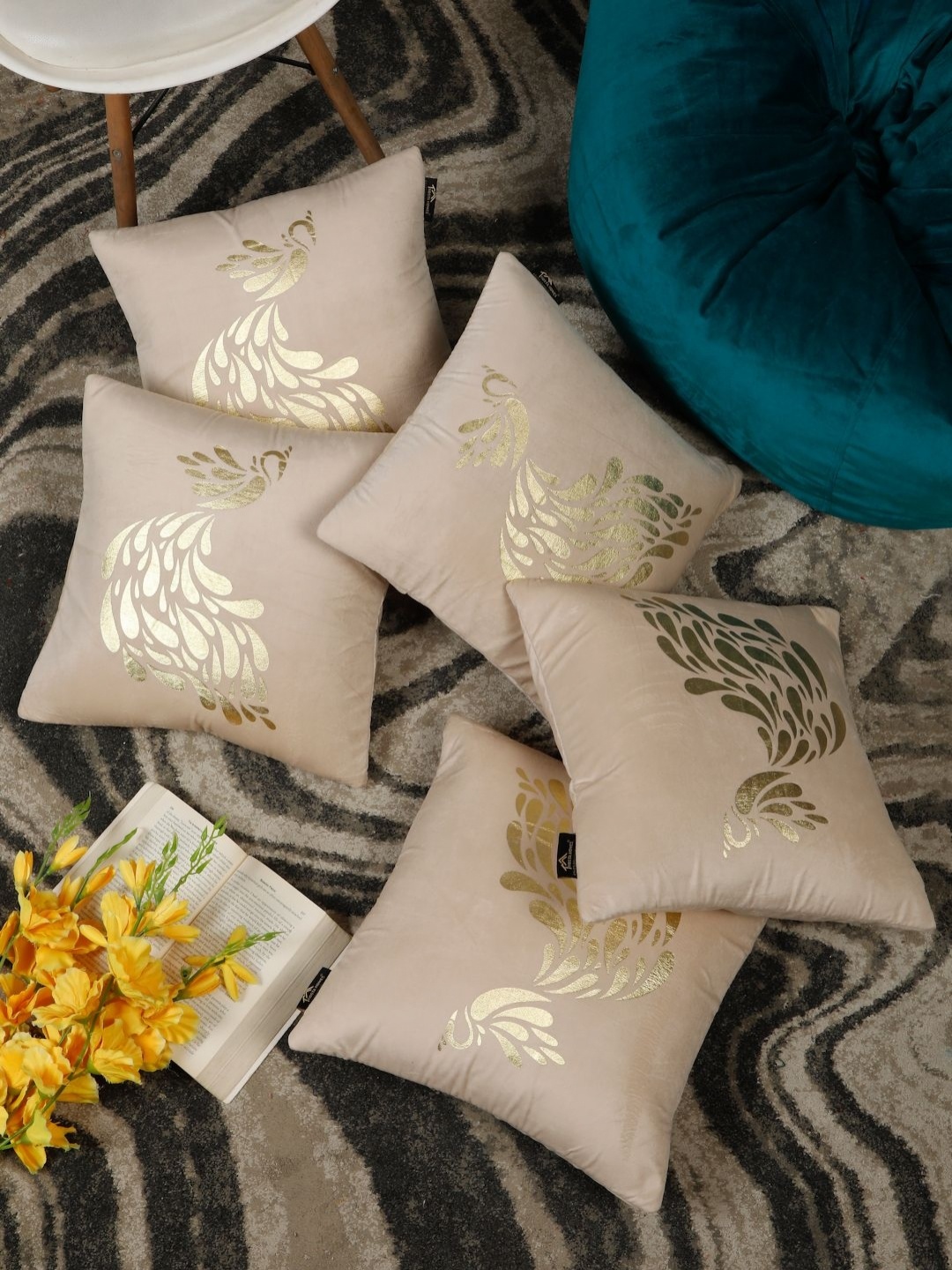 

HOSTA HOMES Cream-Coloured & Gold-Toned Set of 5 Geometric Velvet Square Cushion Covers