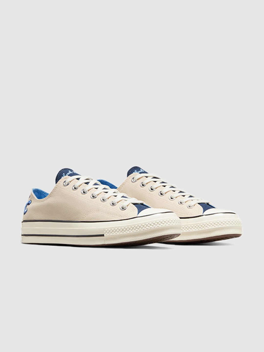 

Converse Men Printed Sneakers, Beige