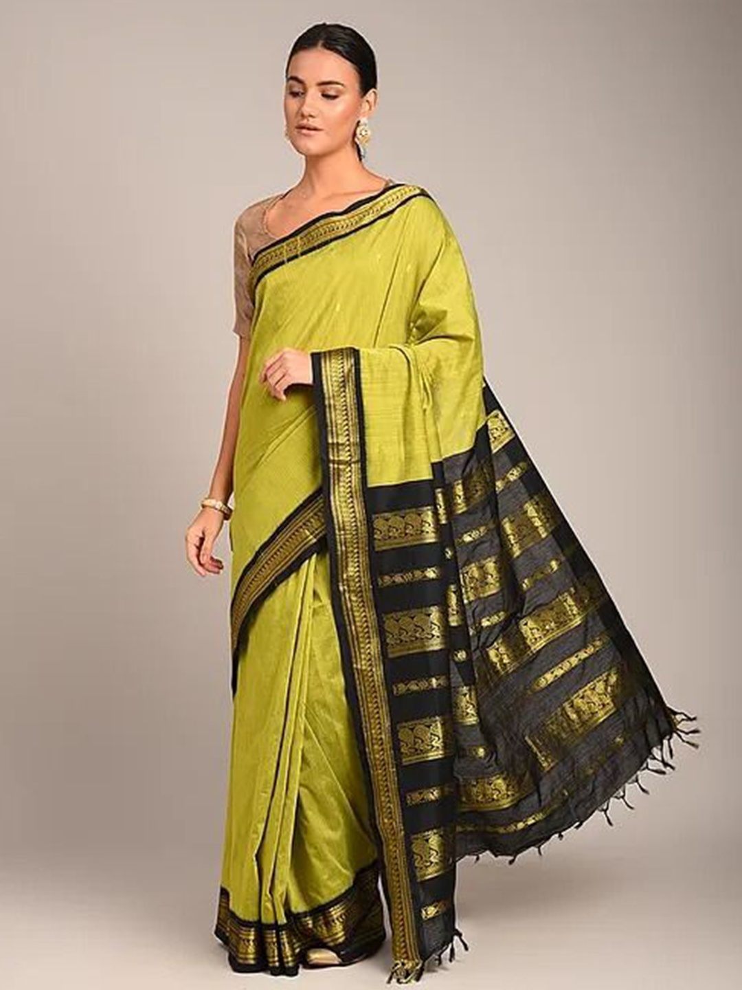 

revika Zari Pure Silk Kanjeevaram Saree, Green