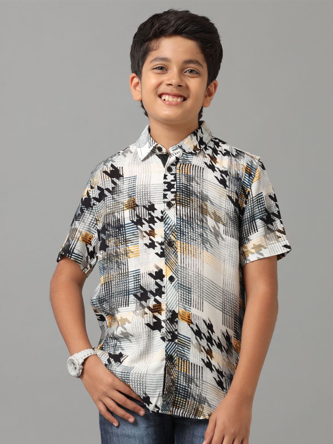 

UNDER FOURTEEN ONLY Boys Opaque Printed Casual Shirt, Black