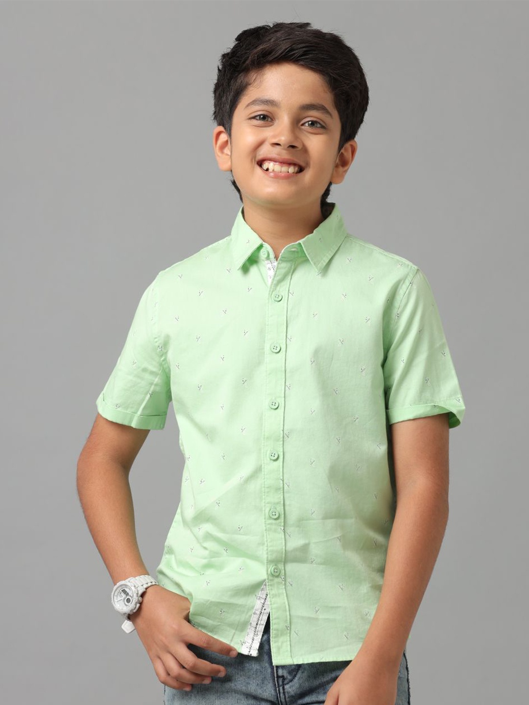 

UNDER FOURTEEN ONLY Boys Opaque Printed Casual Shirt, Green