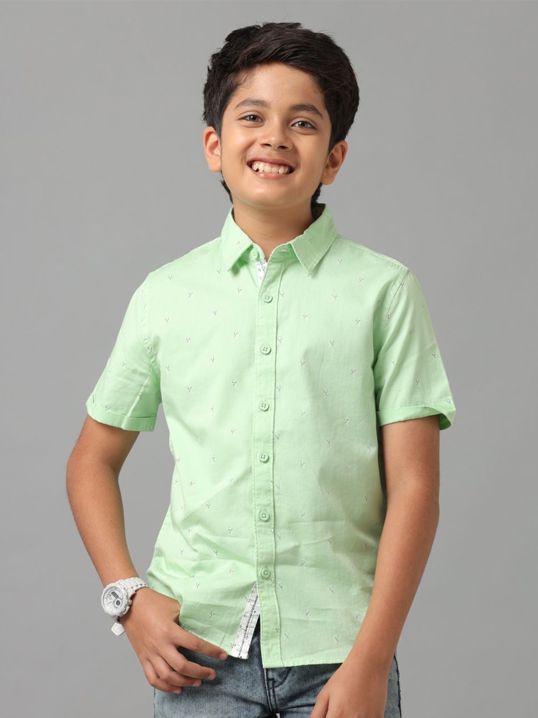 

UNDER FOURTEEN ONLY Boys Opaque Printed Casual Shirt, Green