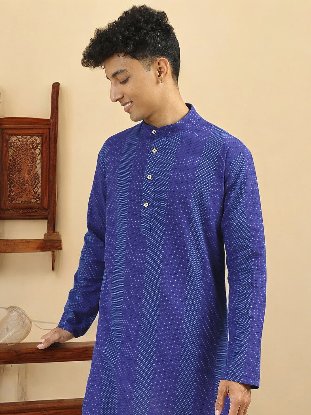 

TATTVA Men Thread Work Kurta, Blue