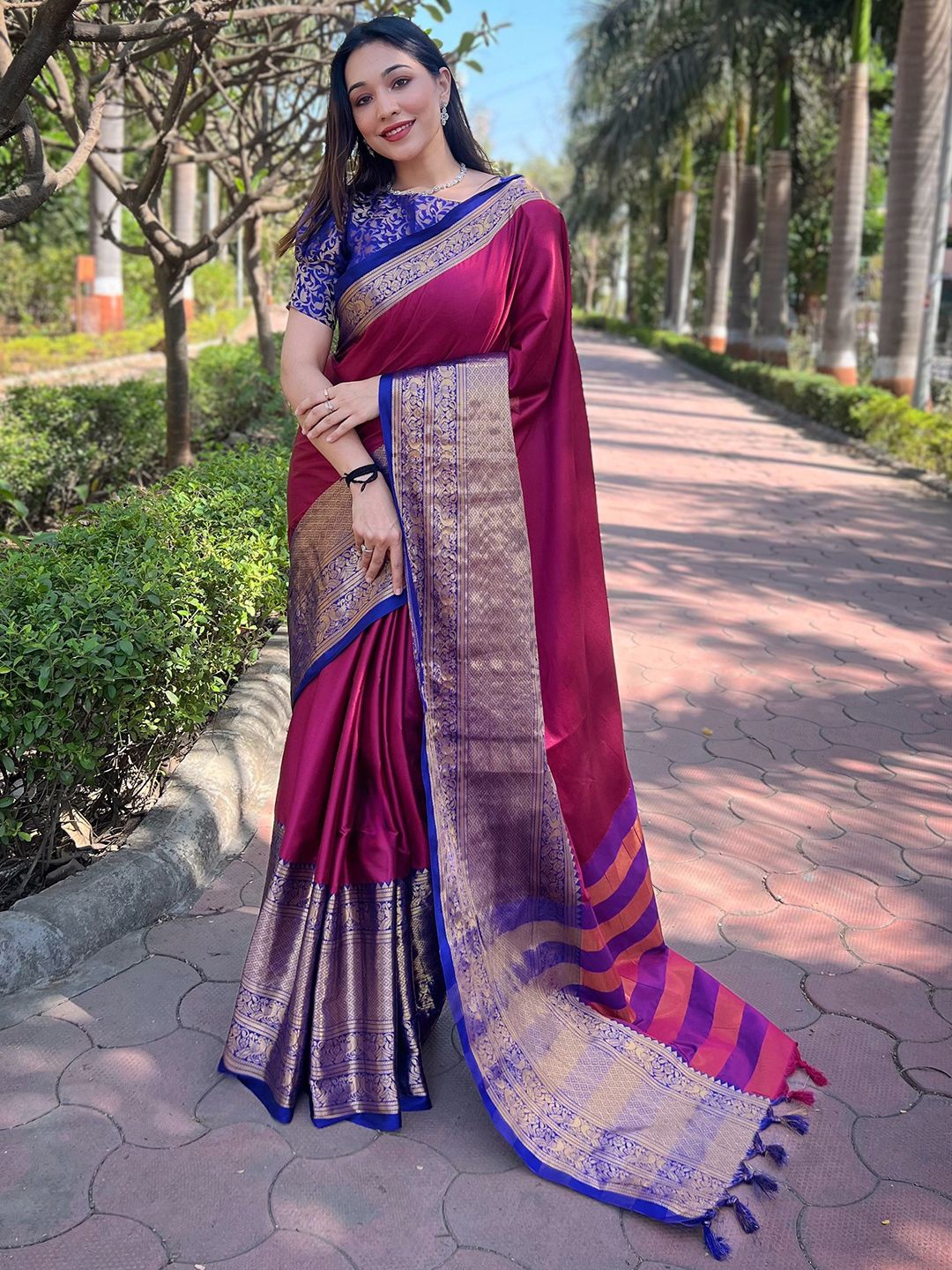 

PATLIPALLU Zari Silk Blend Banarasi Saree, Pink
