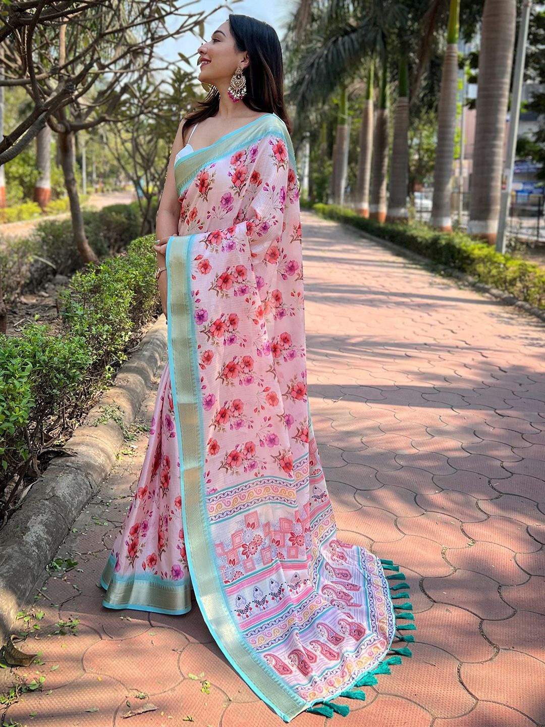 

PATLIPALLU Floral Zari Art Silk Kota Saree, Pink