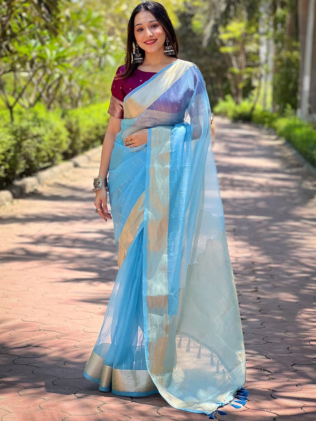 

PATLIPALLU Embellished Zari Saree, Blue