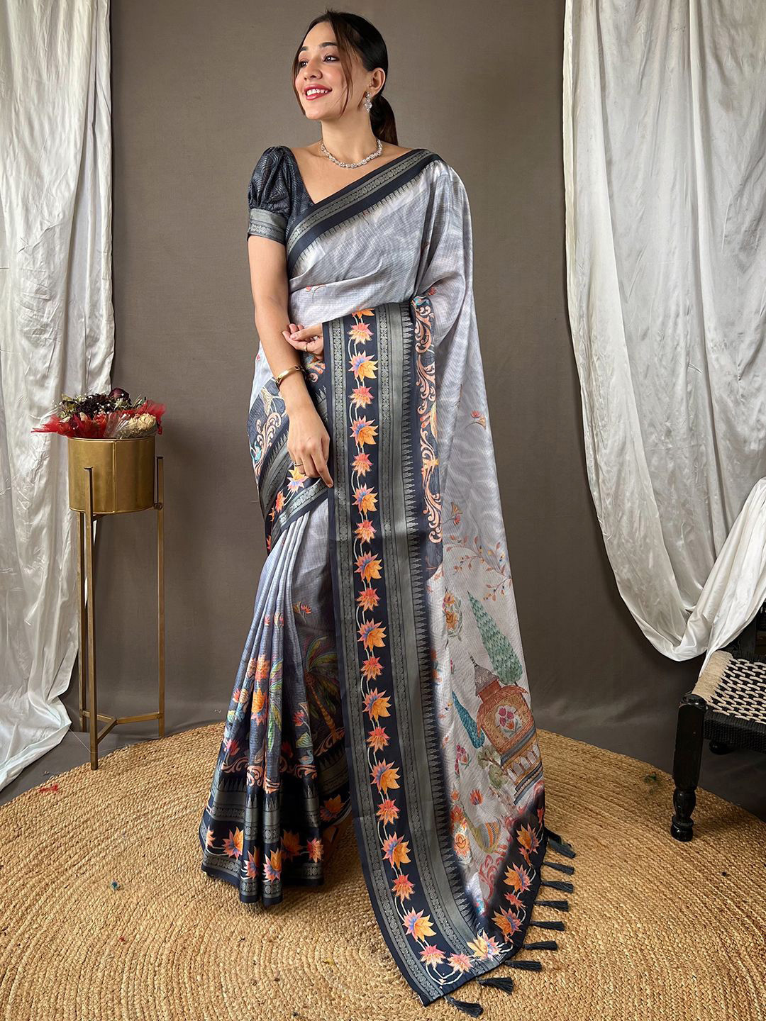 

PATLIPALLU Kalamkari Zari Art Silk Kota Saree, Grey