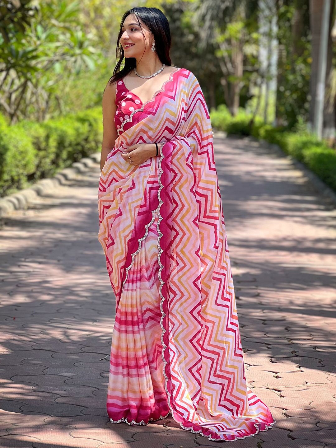 

PATLIPALLU Beads and Stones Satin Saree, Red