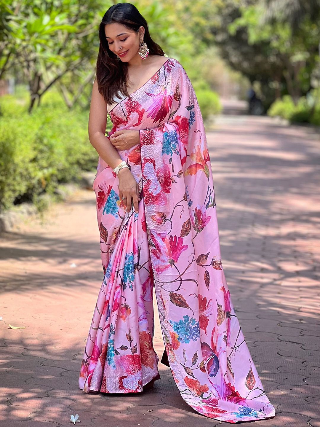 

PATLIPALLU Floral Beads and Stones Satin Saree, Peach