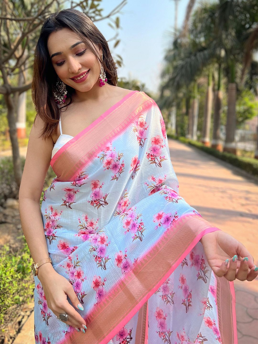 

PATLIPALLU Floral Zari Art Silk Kota Saree, Blue