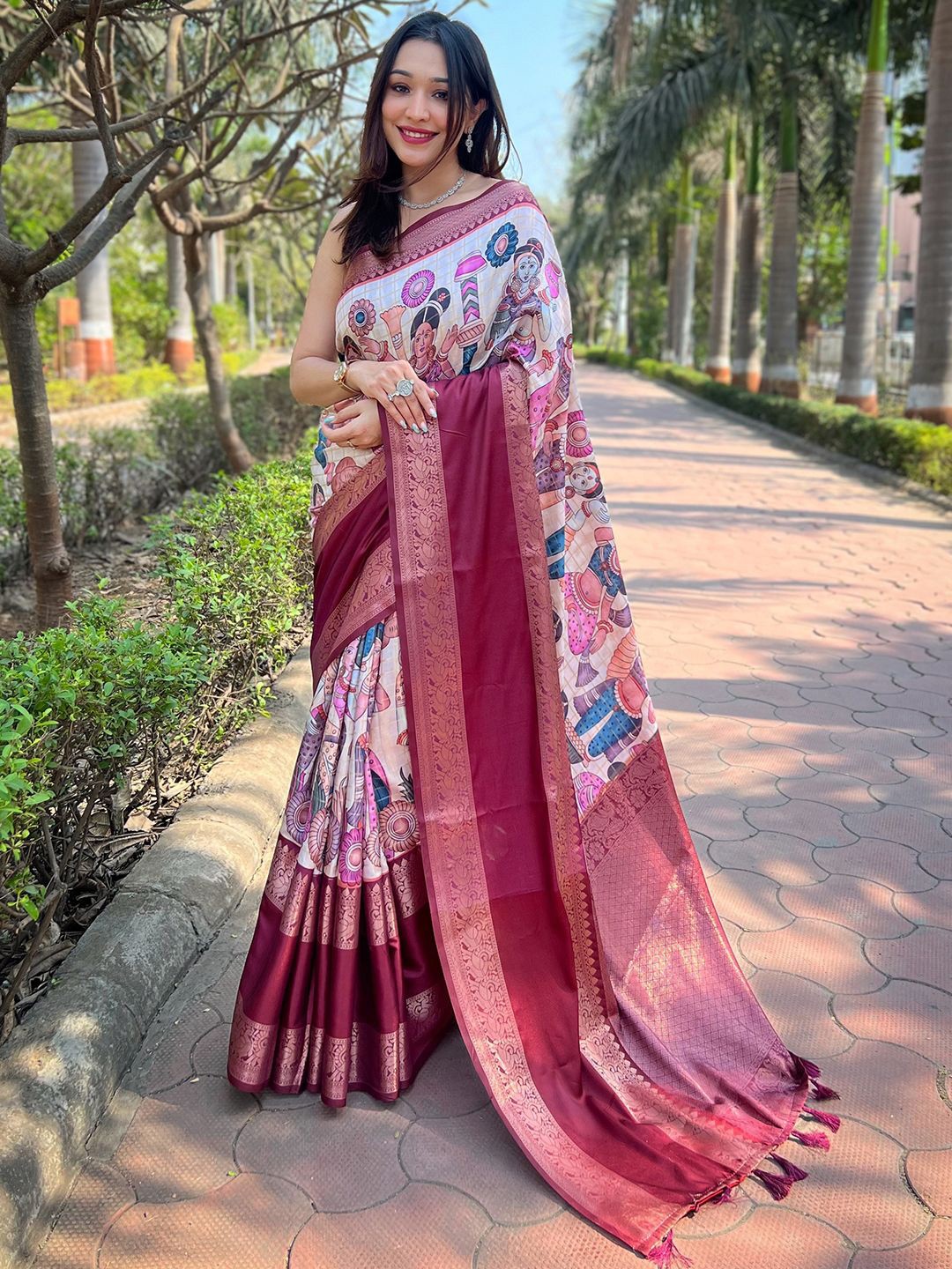 

PATLIPALLU Kalamkari Zari Art Silk Banarasi Saree, Off white