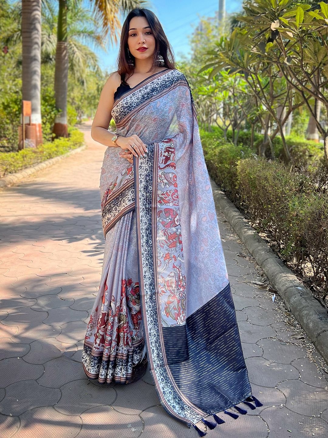 

PATLIPALLU Ethnic Motifs Art Silk Saree, Lavender