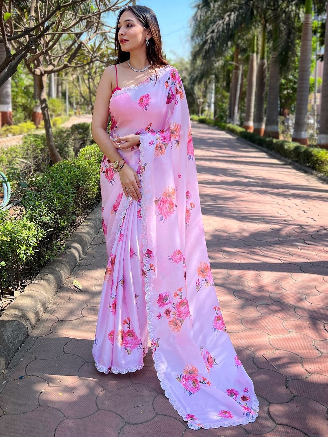 

PATLIPALLU Floral Beads and Stones Satin Saree, Pink