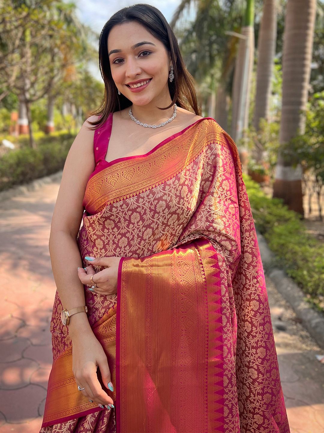 

PATLIPALLU Woven Design Zari Art Silk Banarasi Saree, Pink