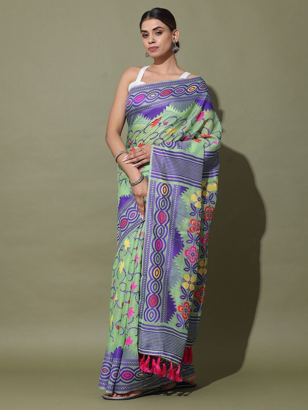 

VASTRANAND Woven Design Zari Silk Blend Jamdani Saree, Green