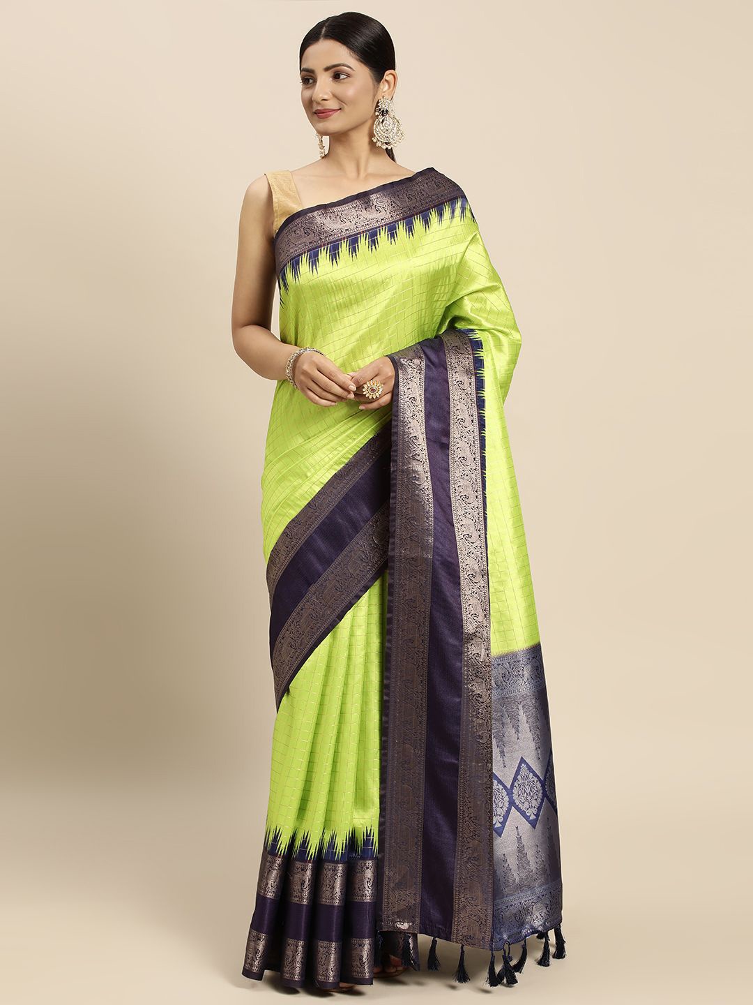 

VASTRANAND Checked Zari Silk Blend Banarasi Saree, Fluorescent green