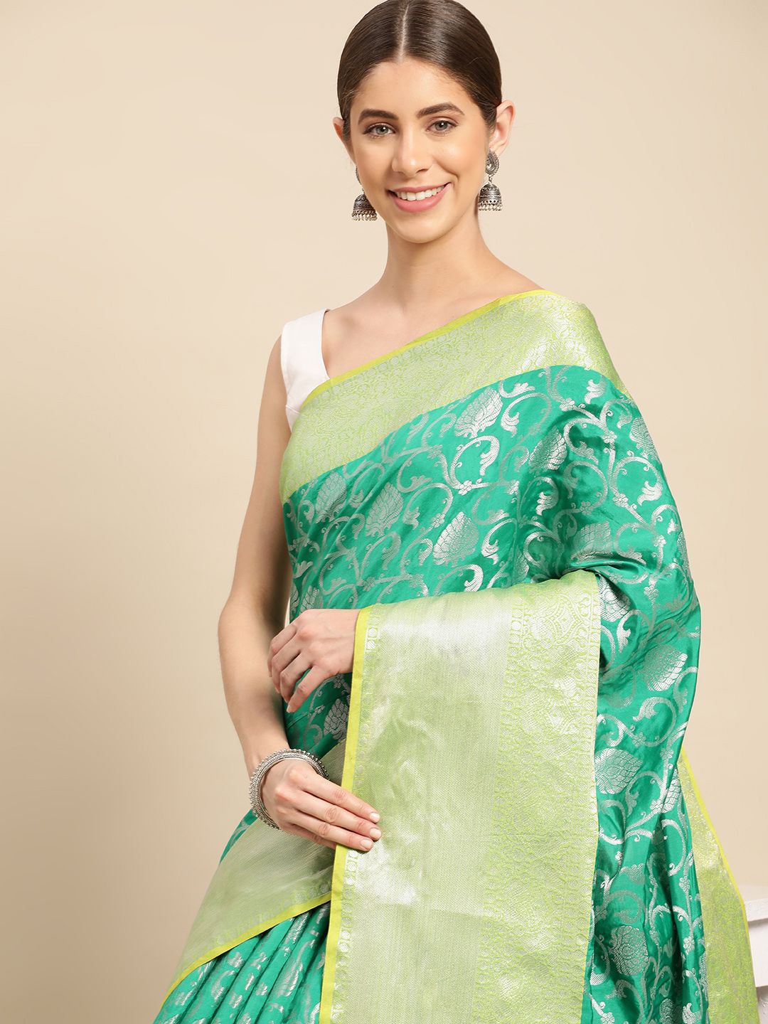 

VASTRANAND Floral Zari Art Silk Banarasi Saree, Green