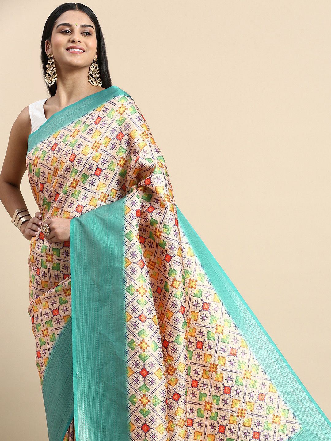 

VASTRANAND Zari Silk Blend Patola Saree, Beige